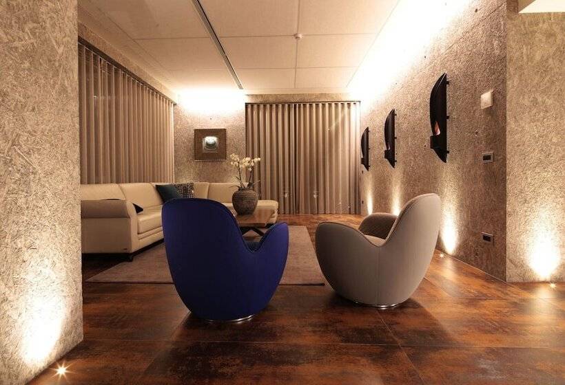 ホテル Ristorante La Rosina