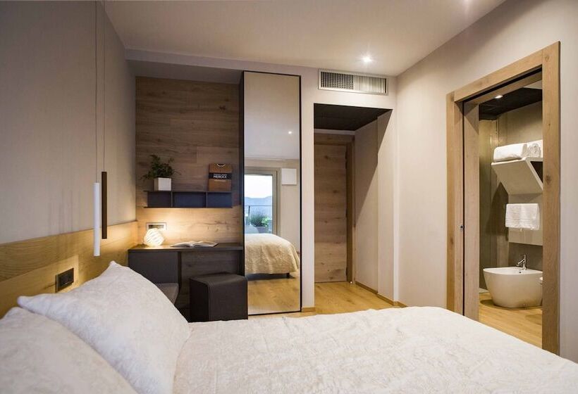 ホテル Ristorante La Rosina