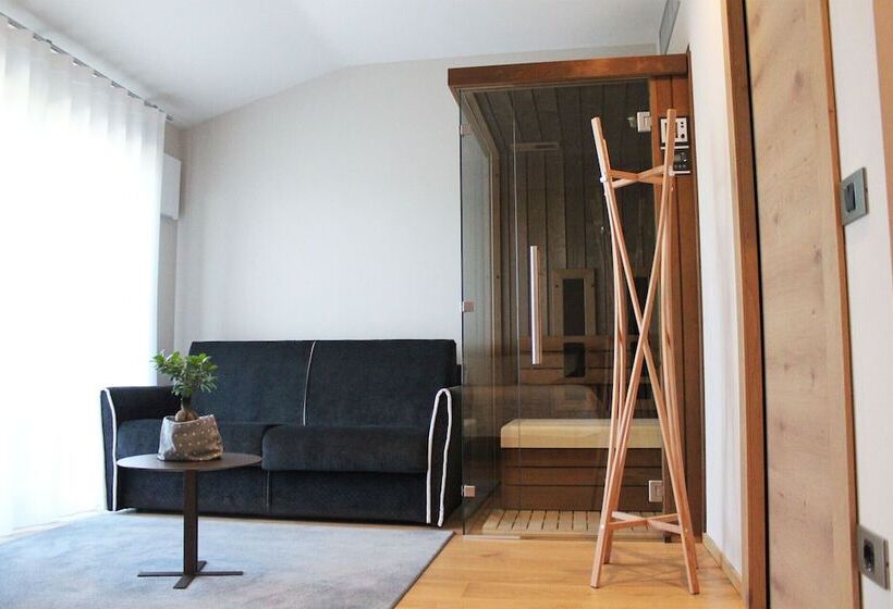 ホテル Ristorante La Rosina