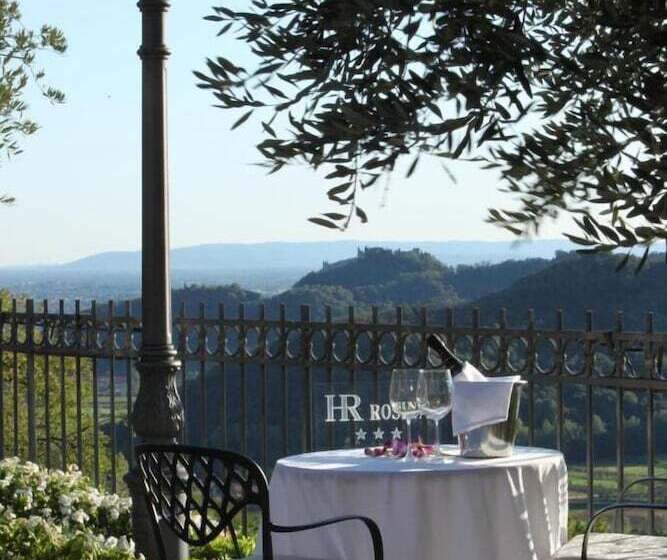 ホテル Ristorante La Rosina