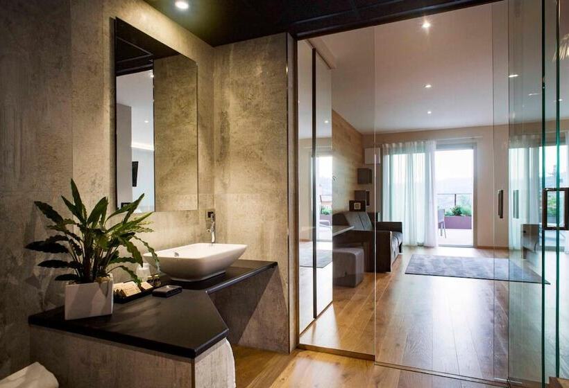 ホテル Ristorante La Rosina