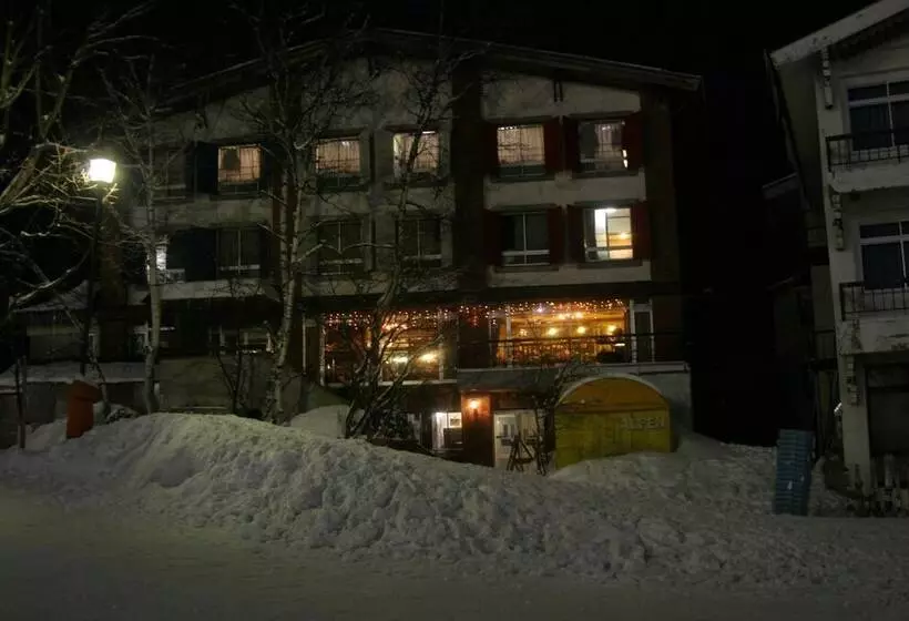 ホテル Villa Alpen