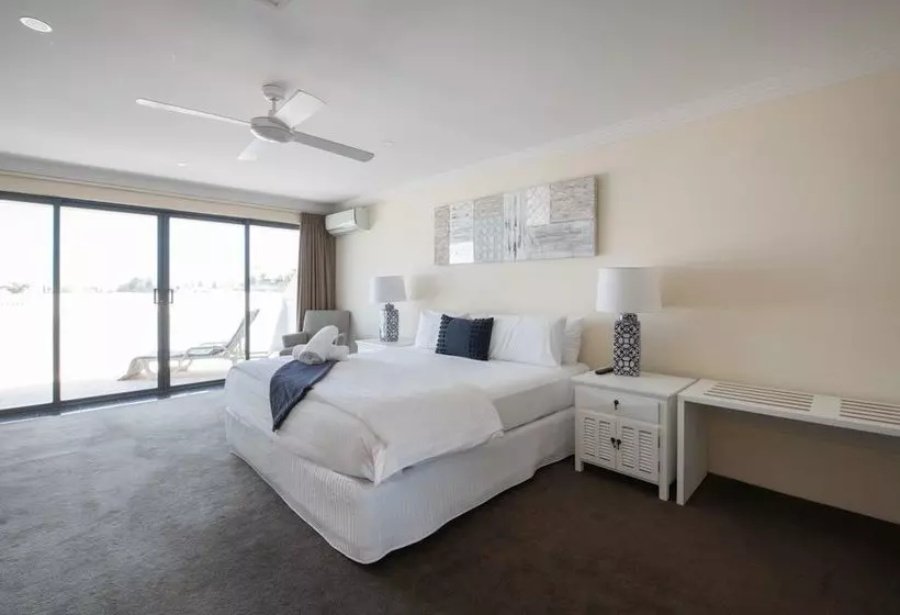 Manly Surfside Holiday Apartments
