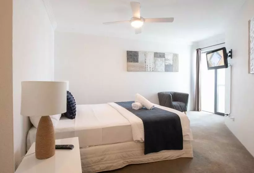 Manly Surfside Holiday Apartments