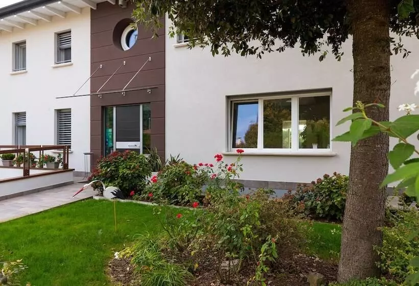 پانسیون Anima Mundi