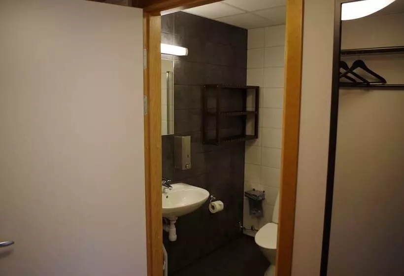 Spoton Hostel & Sportsbar