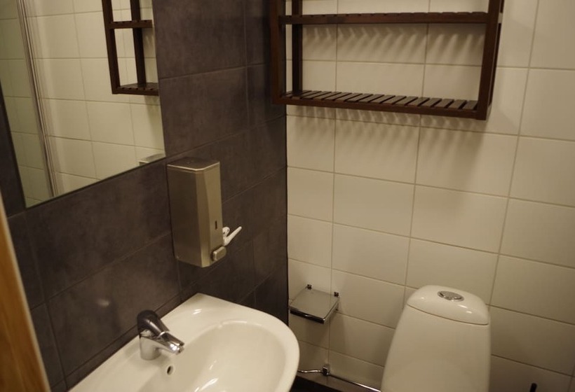 Spoton Hostel & Sportsbar