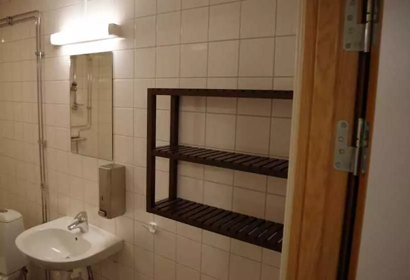 Spoton Hostel & Sportsbar