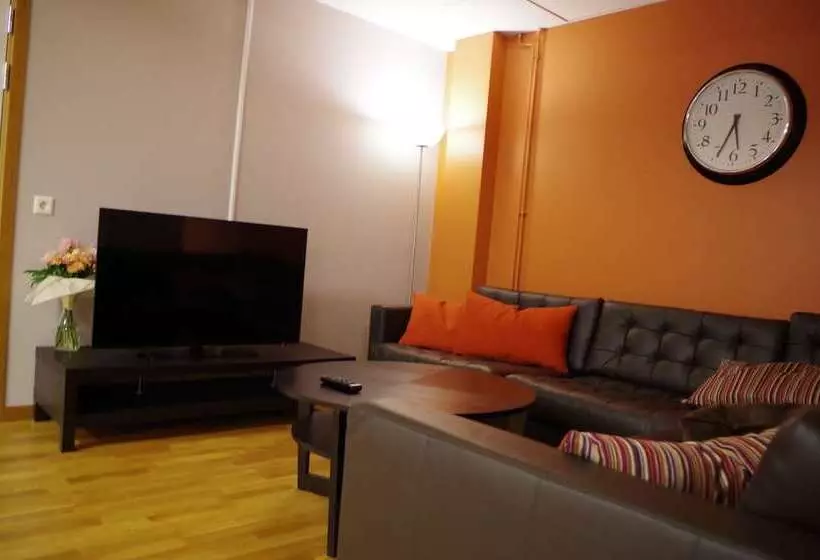 Spoton Hostel & Sportsbar