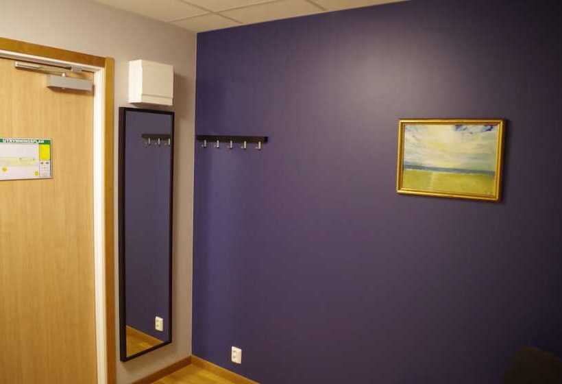 Spoton Hostel & Sportsbar