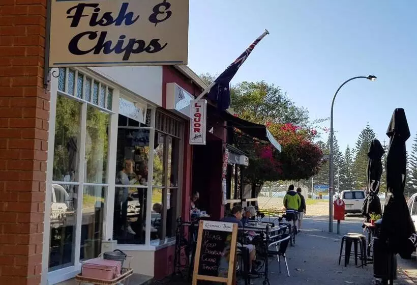 Albany Holiday Units