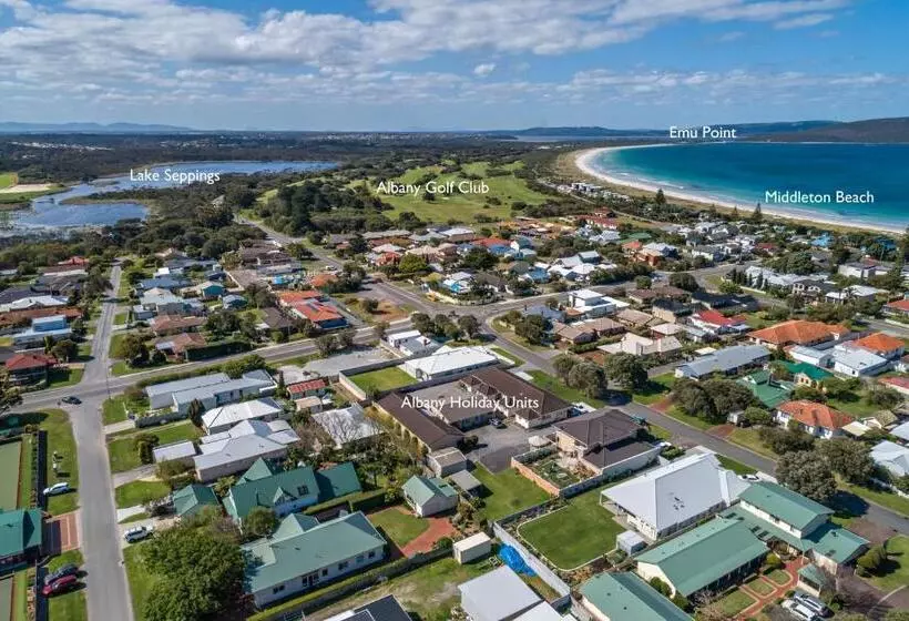 Albany Holiday Units