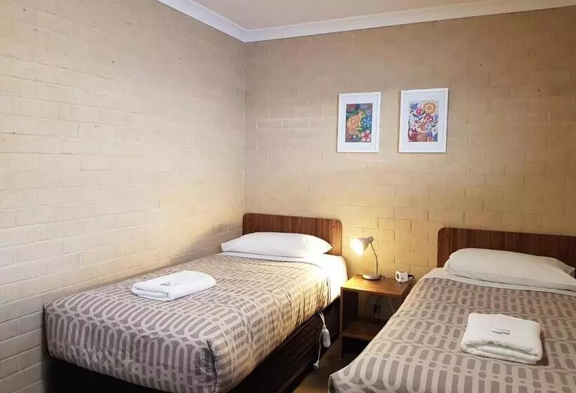 Albany Holiday Units