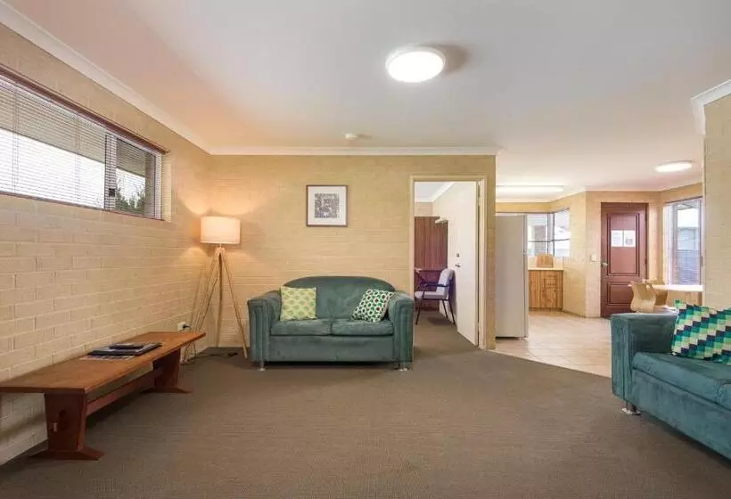 Albany Holiday Units