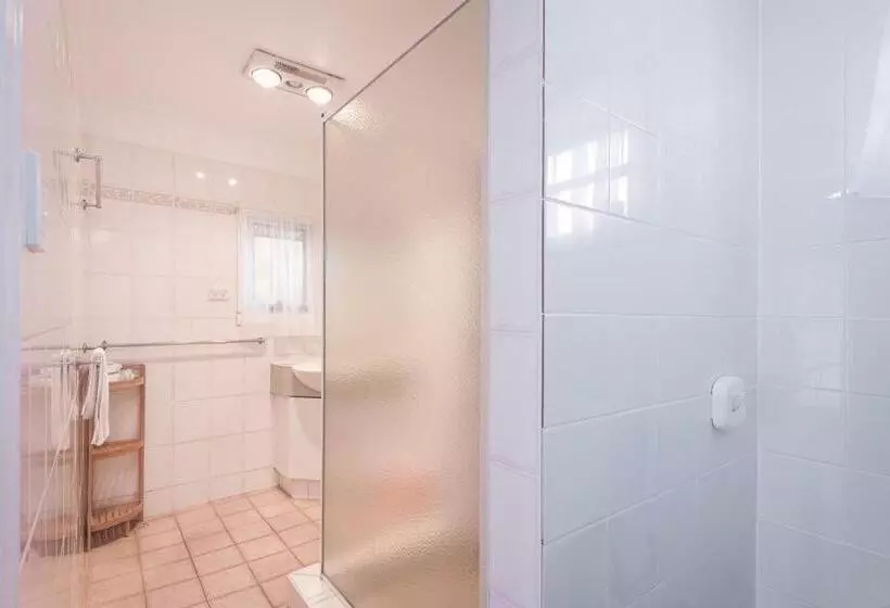 Albany Holiday Units