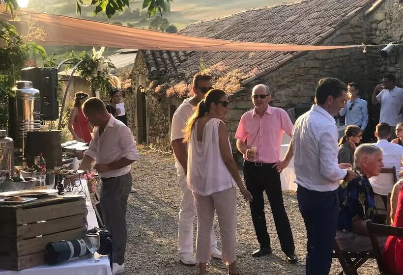 ベッドアンドブレックファースト Domaine D Alcapies