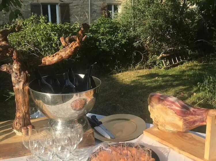 ベッドアンドブレックファースト Domaine D Alcapies