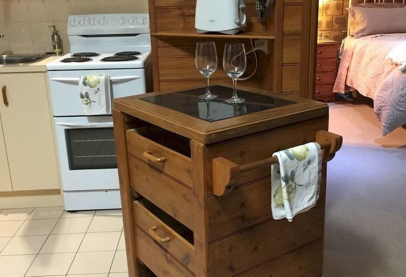 فندق Farmhouse Flat Pet Friendly