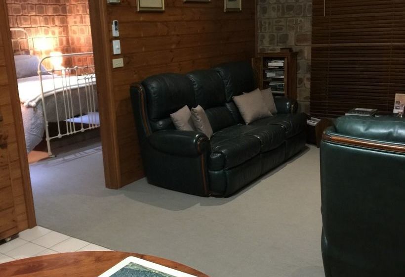 فندق Farmhouse Flat Pet Friendly