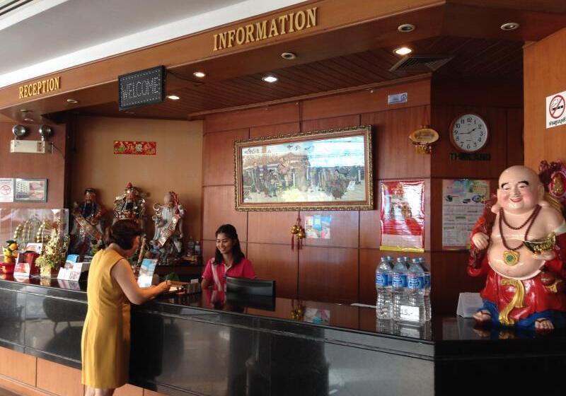 בית מלון כפרי Hatyai Merridian