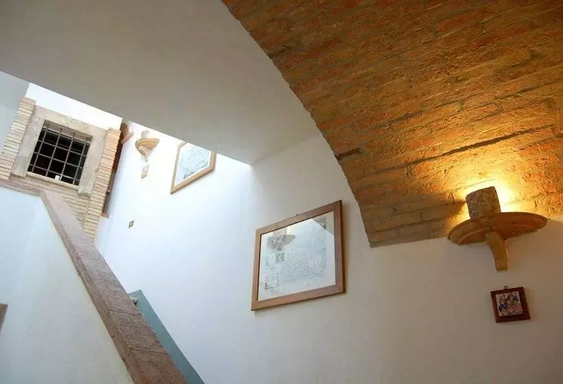 هتل Il Castello Di Rosceto
