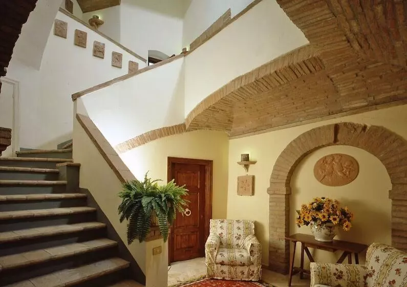 هتل Il Castello Di Rosceto