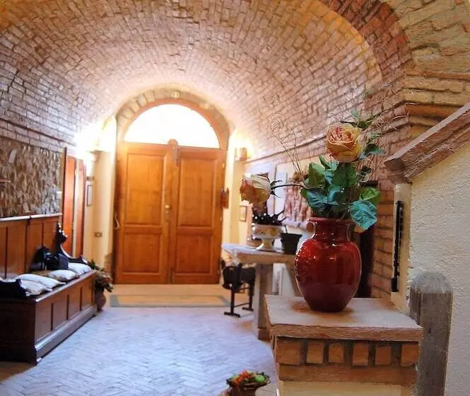 هتل Il Castello Di Rosceto