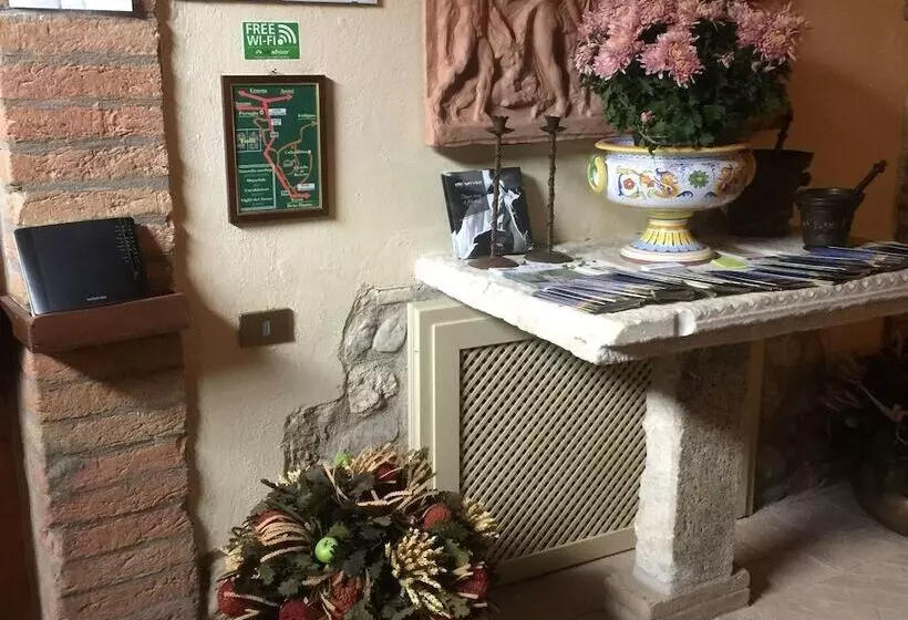 هتل Il Castello Di Rosceto