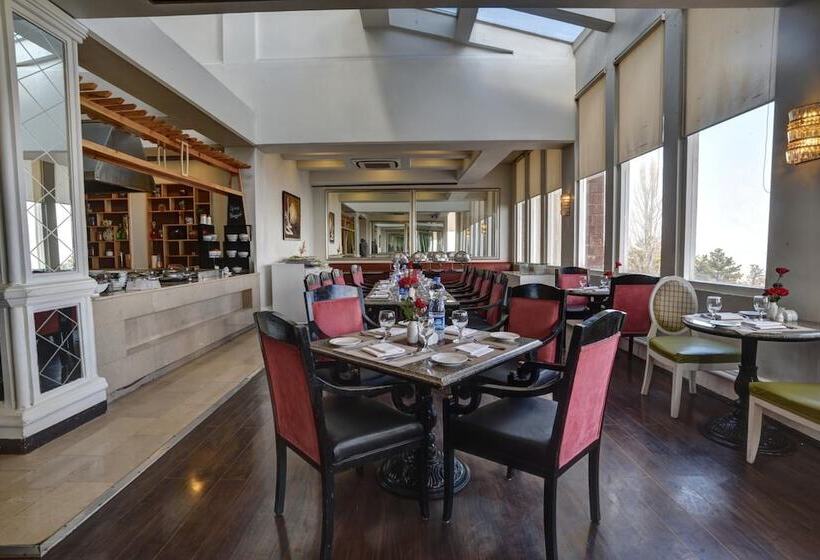 هتل Pearl Continental Bhurban