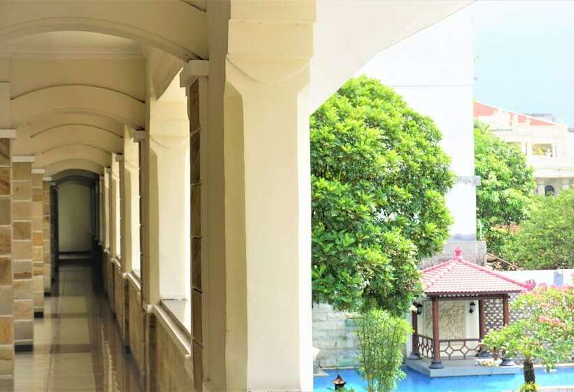 Отель Pelangi Malang, Kayutangan Heritage