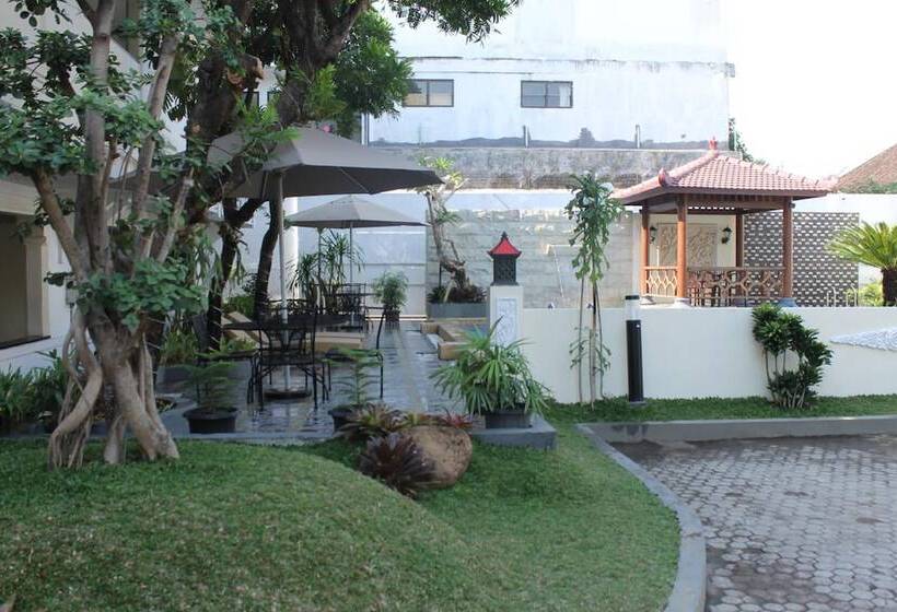 Отель Pelangi Malang, Kayutangan Heritage