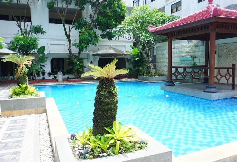 Отель Pelangi Malang, Kayutangan Heritage