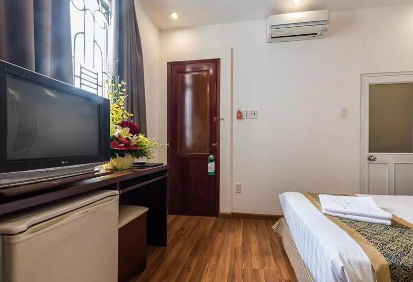 هتل Canary Saigon