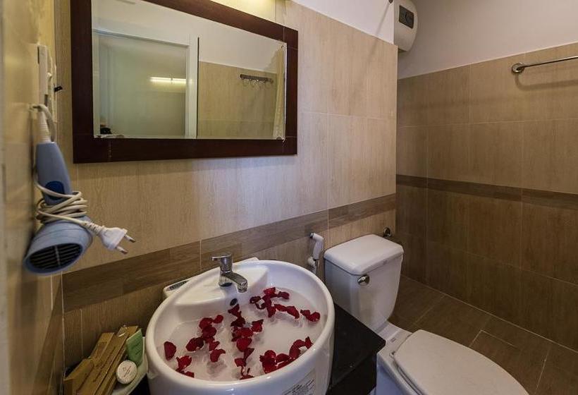 هتل Canary Saigon