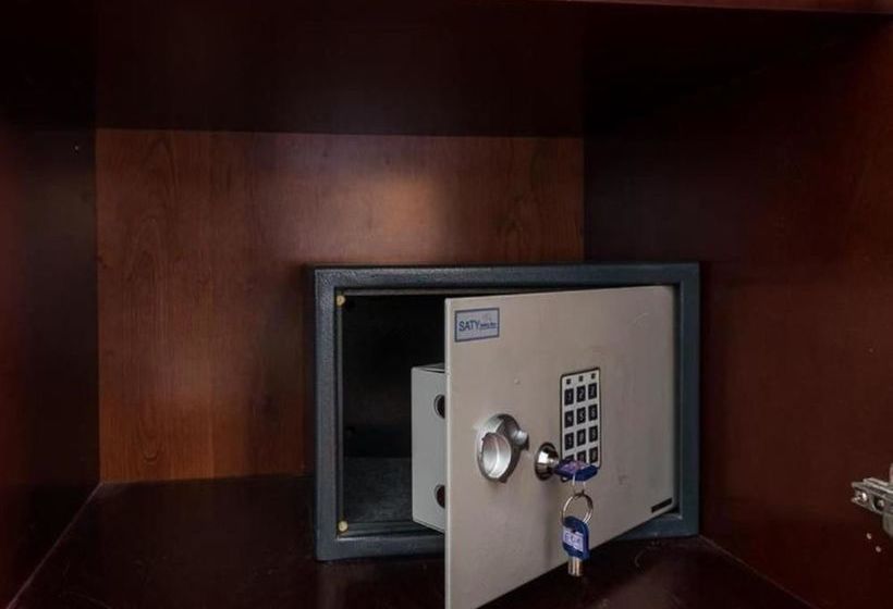 هتل Canary Saigon