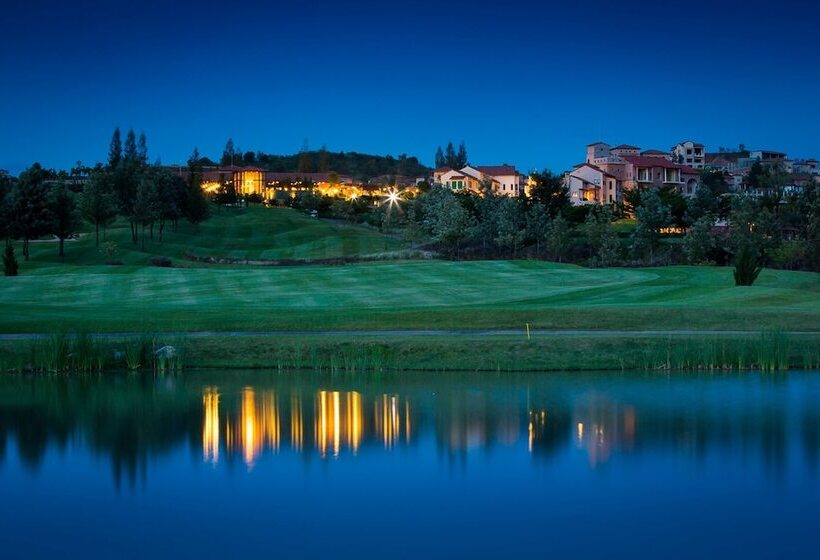 בית מלון כפרי Toscana Town Square Suites