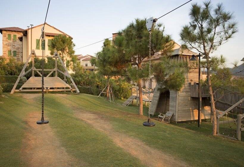 בית מלון כפרי Toscana Town Square Suites