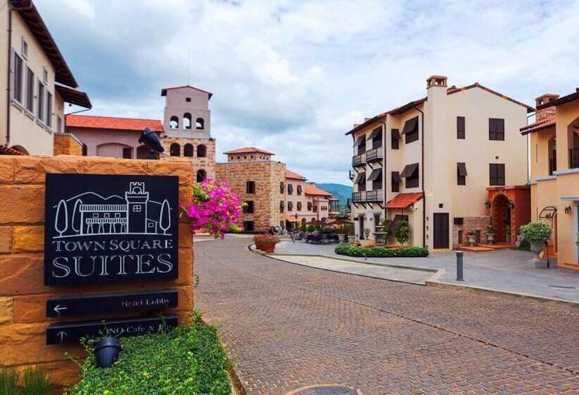 בית מלון כפרי Toscana Town Square Suites