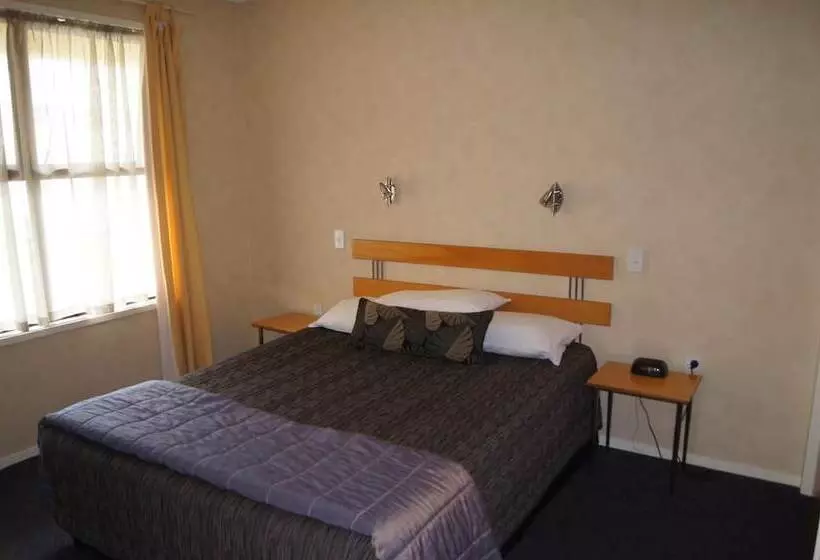 מוטל Victoria Court Motor Lodge