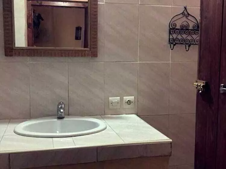 펜션 Lescale De Ouarzazate