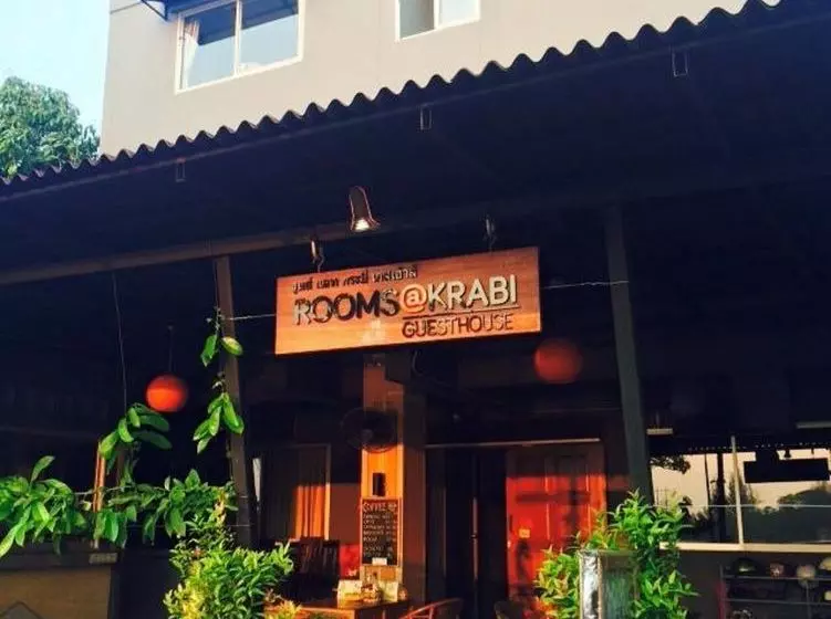 펜션 Rooms At Krabi Guesthouse