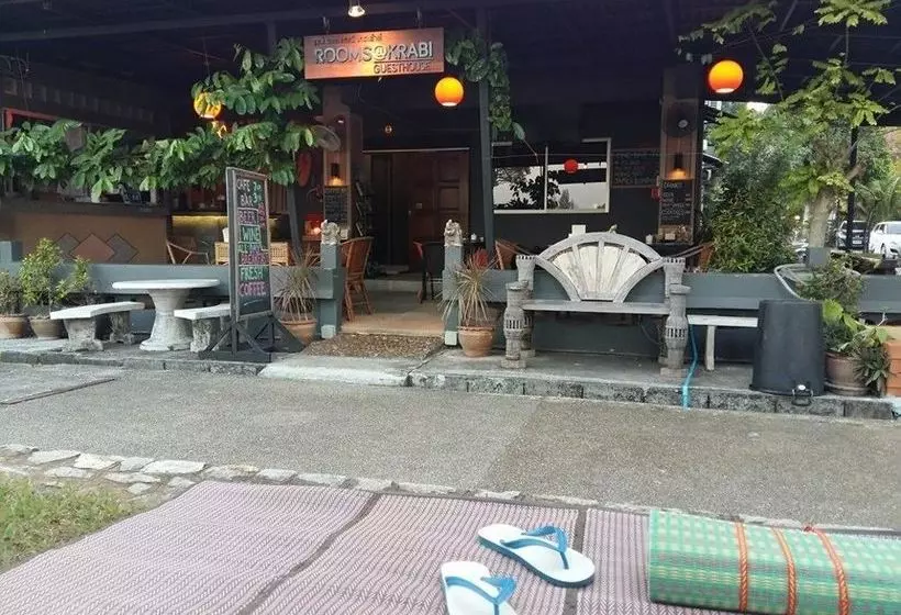 펜션 Rooms At Krabi Guesthouse