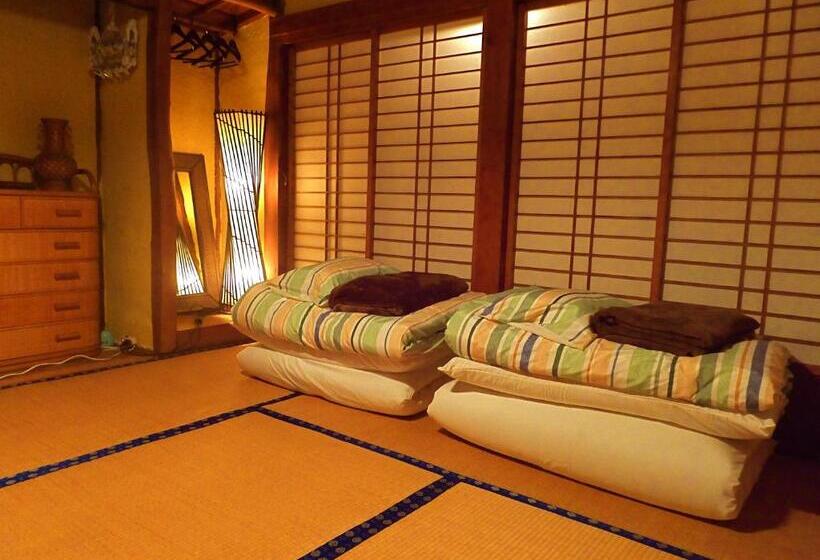 ユースホステル Kominka Sharehouse Hooju