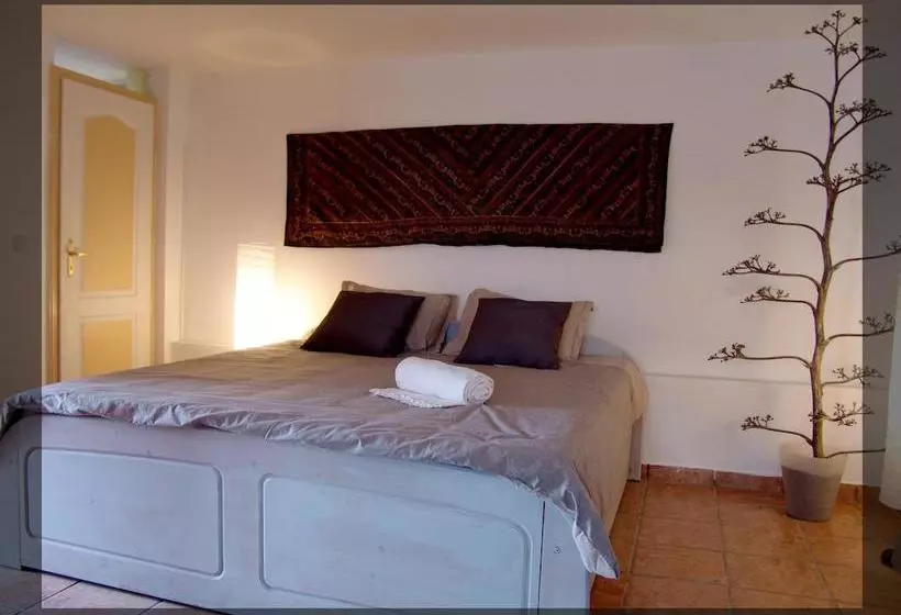 Kalindi Yoga Nature B&b