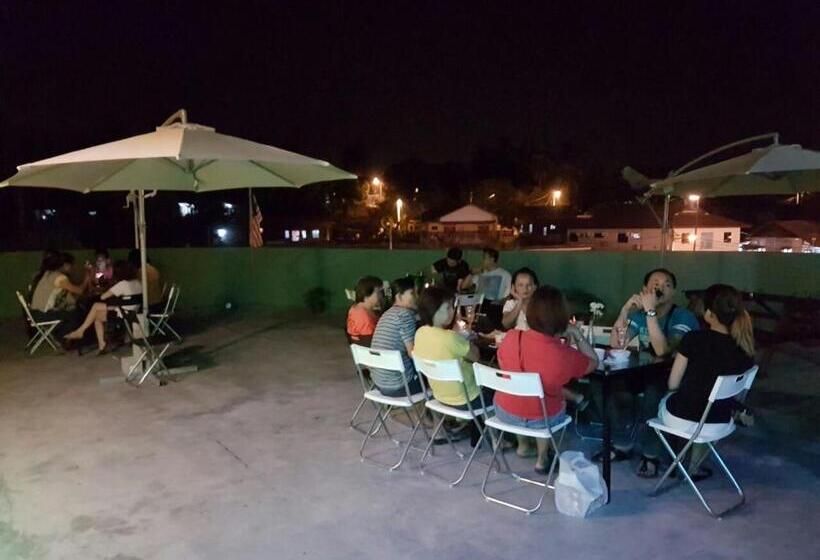 Casa Hotel Near Klia 1