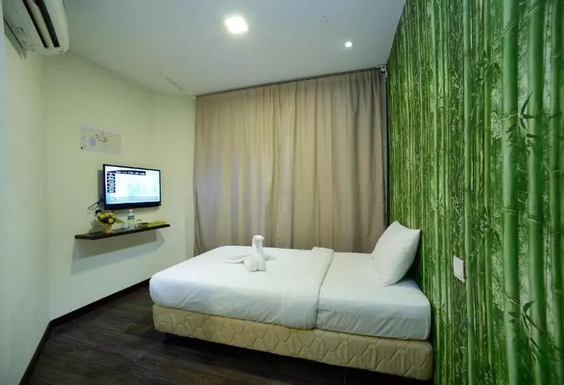 Casa Hotel Near Klia 1