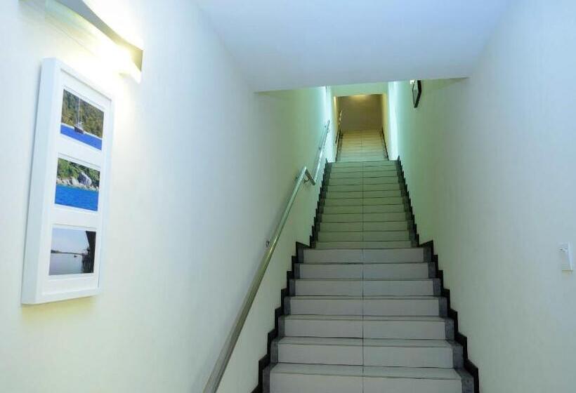 Casa Hotel Near Klia 1