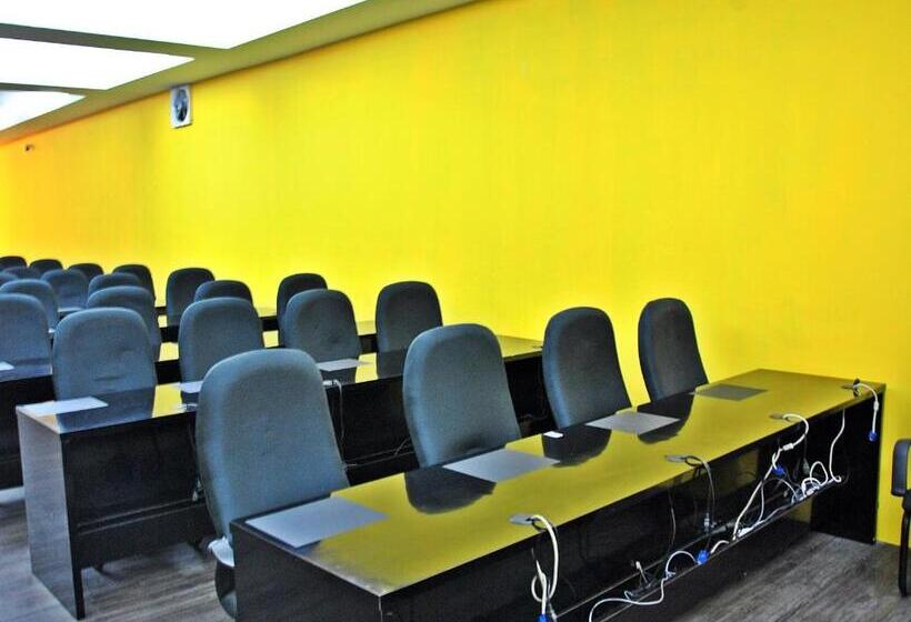 Casa Hotel Near Klia 1