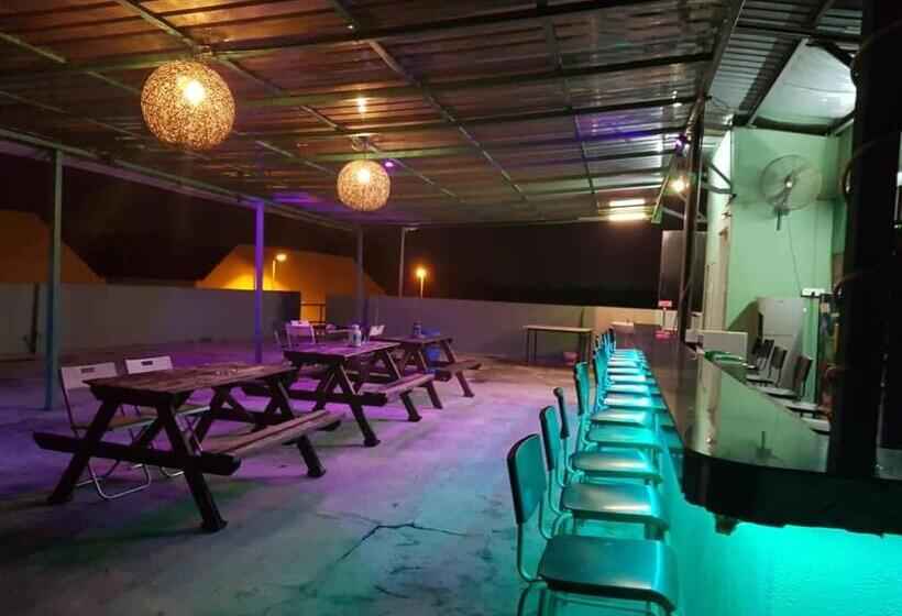 Casa Hotel Near Klia 1