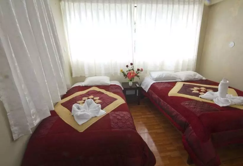 Hotel Hostal Dennys House